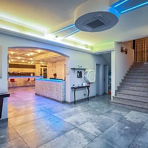 Hotel Etna - Nuova Gestione Romagnola Parcheggio, Riccione